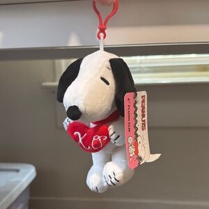 Valentine’s Day Peanuts Snoopy Plush Clip